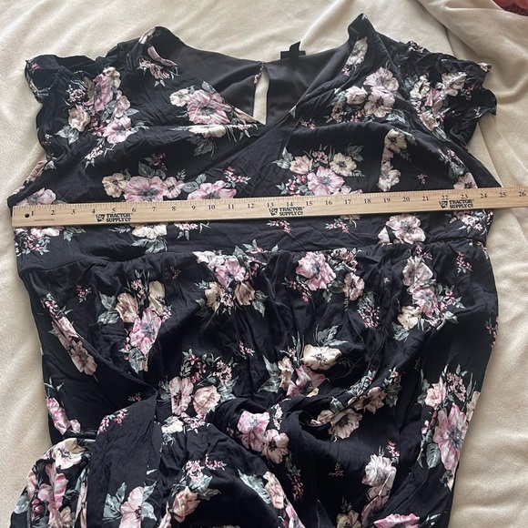 Torrid black flutter sleeve midi dress - Picture 4 of 7